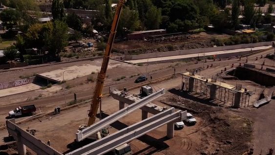 Así son las gigantescas vigas que colocaron sobre el cruce de calle Pueyrredón en la nueva Panamericana