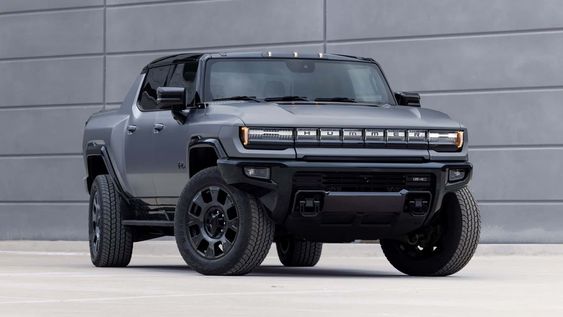 GMC Hummer EV.