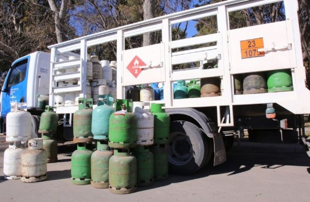 Entraron a una planta de gas y robaron 30 garrafas de un camión en Luján