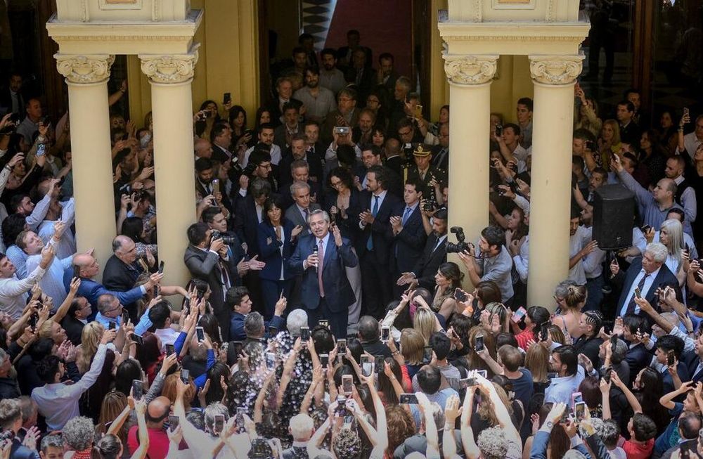 Entró en vigencia el impuesto del 30% a las operaciones en dólares