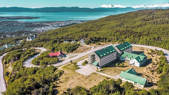 viaja en familia al fin del mundo con la promo exclusiva family plan en wyndham garden ushuaia hotel del glaciar