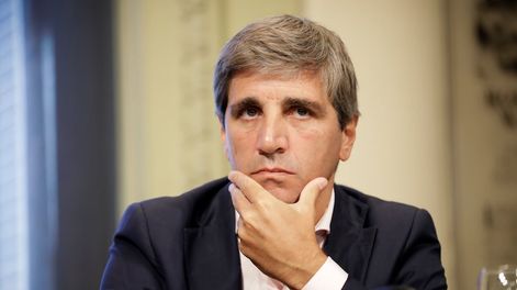 Luis Caputo ha sido elegido como ministro de Economía por Milei, quien confía que sus conocimientos financieros resultarán fundamentales para desarmar el esquema de las Leliq. Foto: AP Foto/Víctor R. Caivano