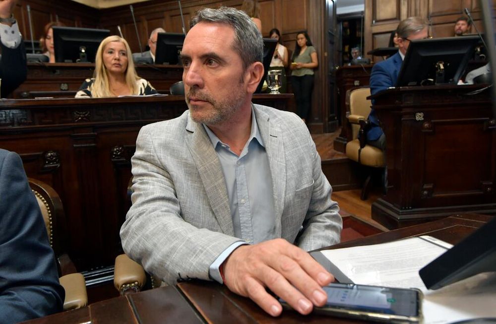 Tratamientos de leyes en Cámara de DiputadosUno de los proyectos es el de saneamiento de la Obra Social de Empleados Provinciales (OSEP), El otro es el de la Declaración de Impacto Ambiental (DIA) para la exploración de la mina de cobre Cerro Amarillo en la mina de Malargüe.Diputado Jorge DifonsoFoto: Orlando Pelichotti