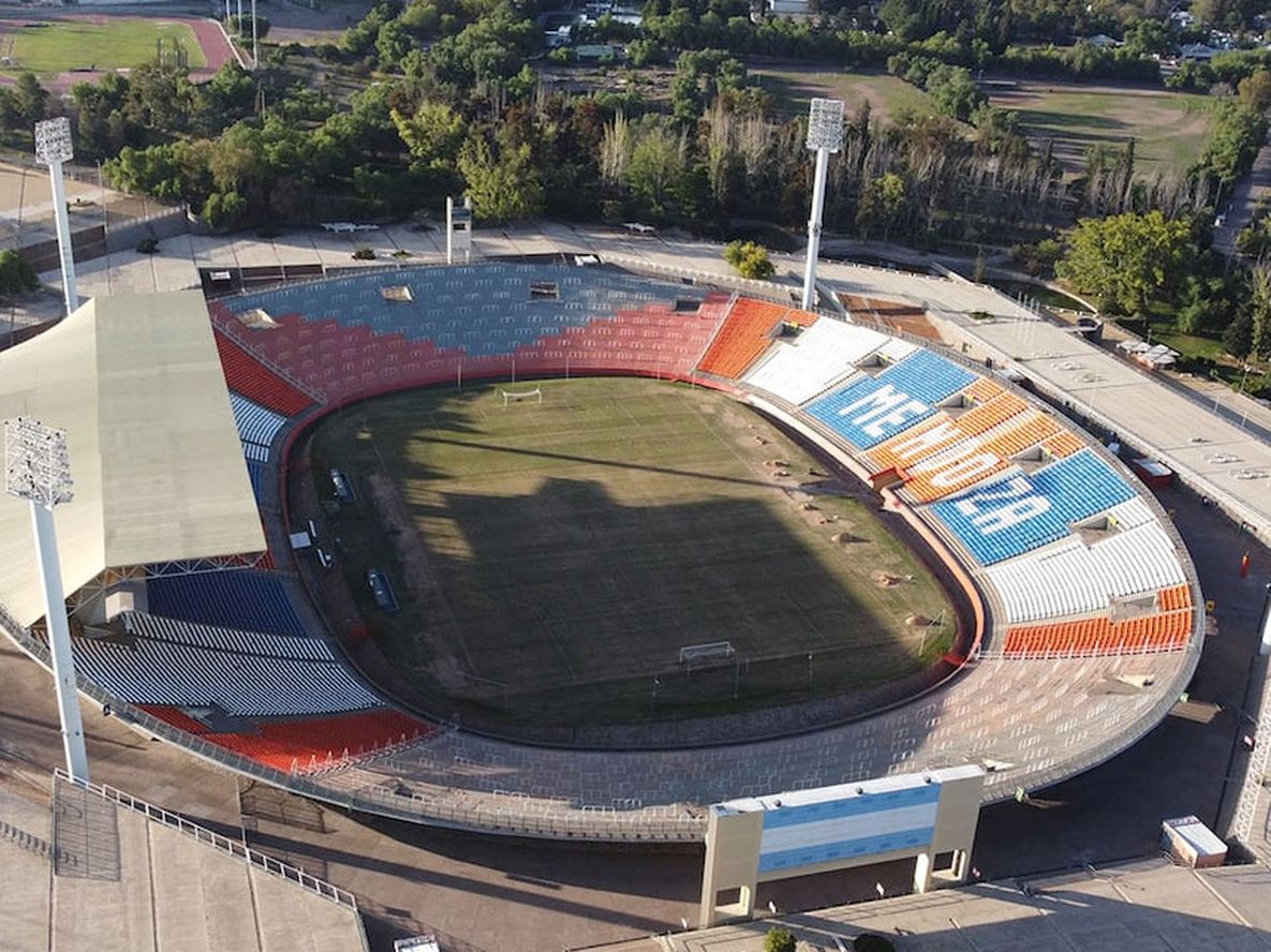El estadio Malvinas Argentinas cumple hoy 45 años: un patrimonio arquitectónico, deportivo, cultural y social de la provincia. Foto: Marcelo Rolland / Los Andes