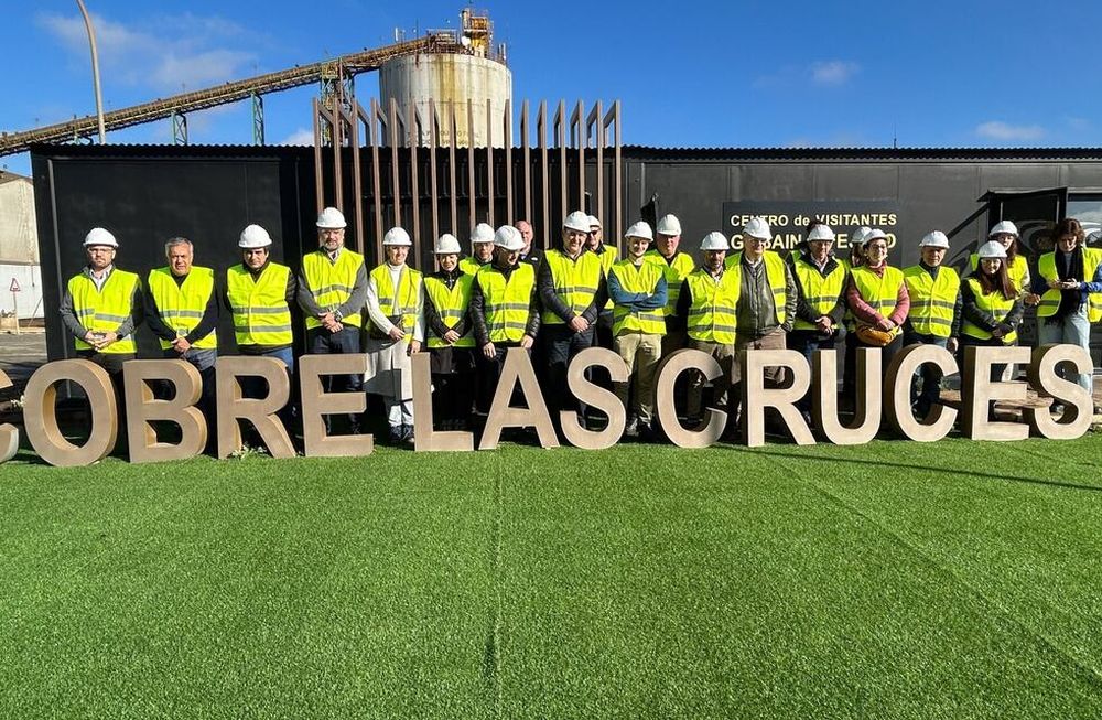 En Sevilla, Cornejo y la delegación argentina que viajó al Foro de Bruselas, recorrieron complejos mineros. Foto: Gobierno de Mendoza.