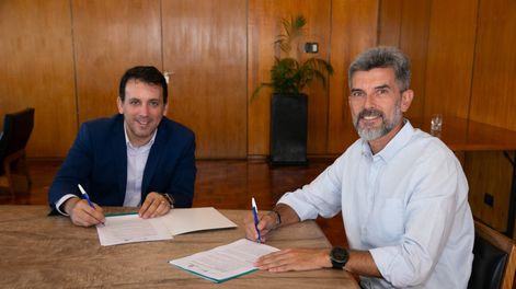 Ulpiano Suarez firmó un convenio para mejorar veinte escuelas de la Ciudad