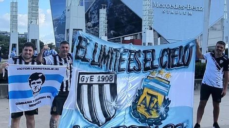 Los Andes | Mendoza, el Lobo y “El Víctor” Legrotaglie, presentes y alentando a Argentina en la Copa América. Foto: Gentileza Juan Ignacio López Zaragoza