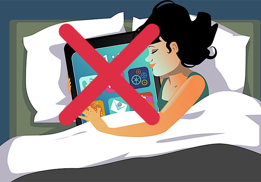 Evitar llevar el celular o tablet a la cama es una forma de desconexión digital necesaria para evitar adicción a la pantalla.