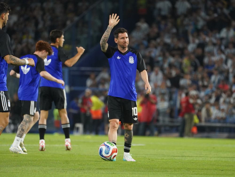 Lionel Messi pisó otra vez La Bombonera. Hoy, es supelnte ante Mauritania.&nbsp;