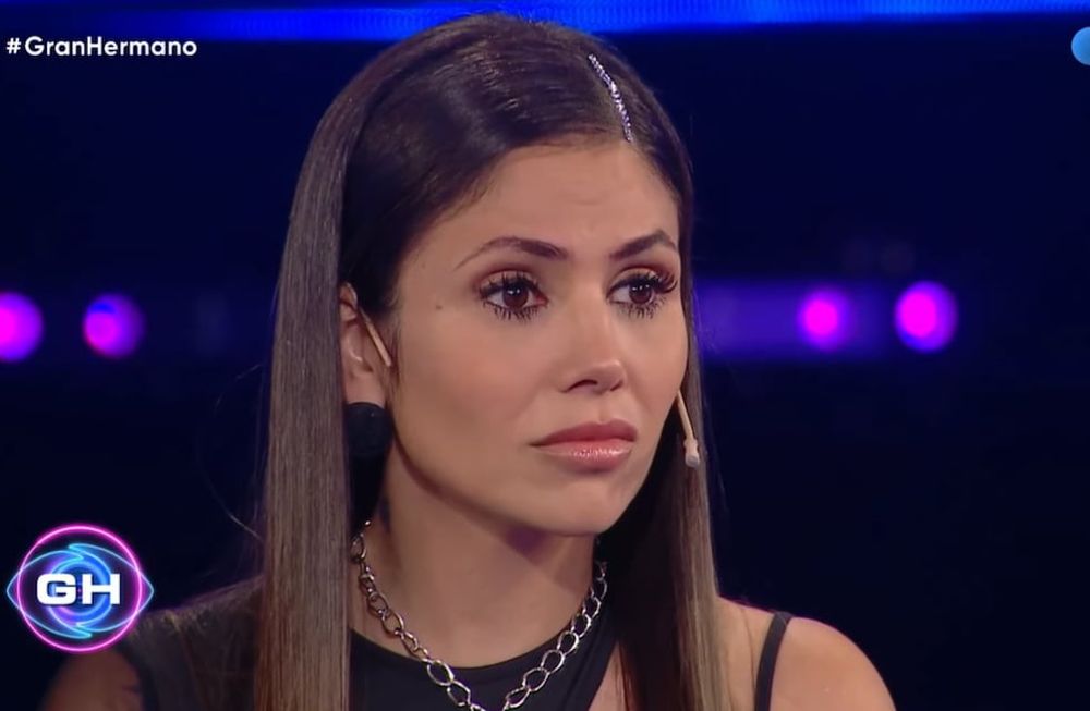 Polémico debate contra Romina