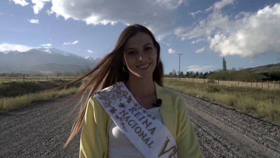 La Reina Nacional se declara fanática de su comuna pero sobre todo de su gente, a la que define por su solidaridad.
