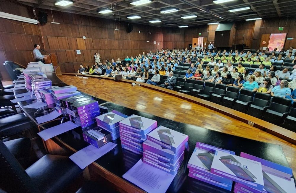 “El trabajo de los agentes sanitarios es fundamental, porque son la base de una pirámide de salud que tiene que ser muy sólida”, detalló el decano de la Facultad de Ciencias Médicas. Foto: Prensa Gobierno de Mendoza.