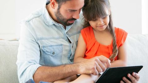 Piden incluir Educación Digital Integral en escuelas: A los chicos les hablan de dinosaurios, pero no de IA