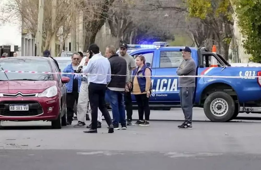 En medio de esa discusión por razones que son investigadas, los acompañantes habrían herido con un arma blanca a la pareja. Gentileza: Head Topics.