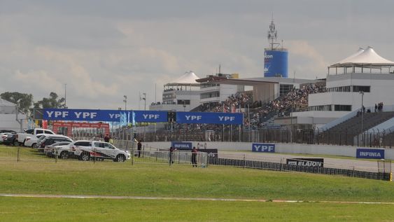 ¿Vuelve el público a las carreras? La segunda etapa del automovilismo nacional traería novedades