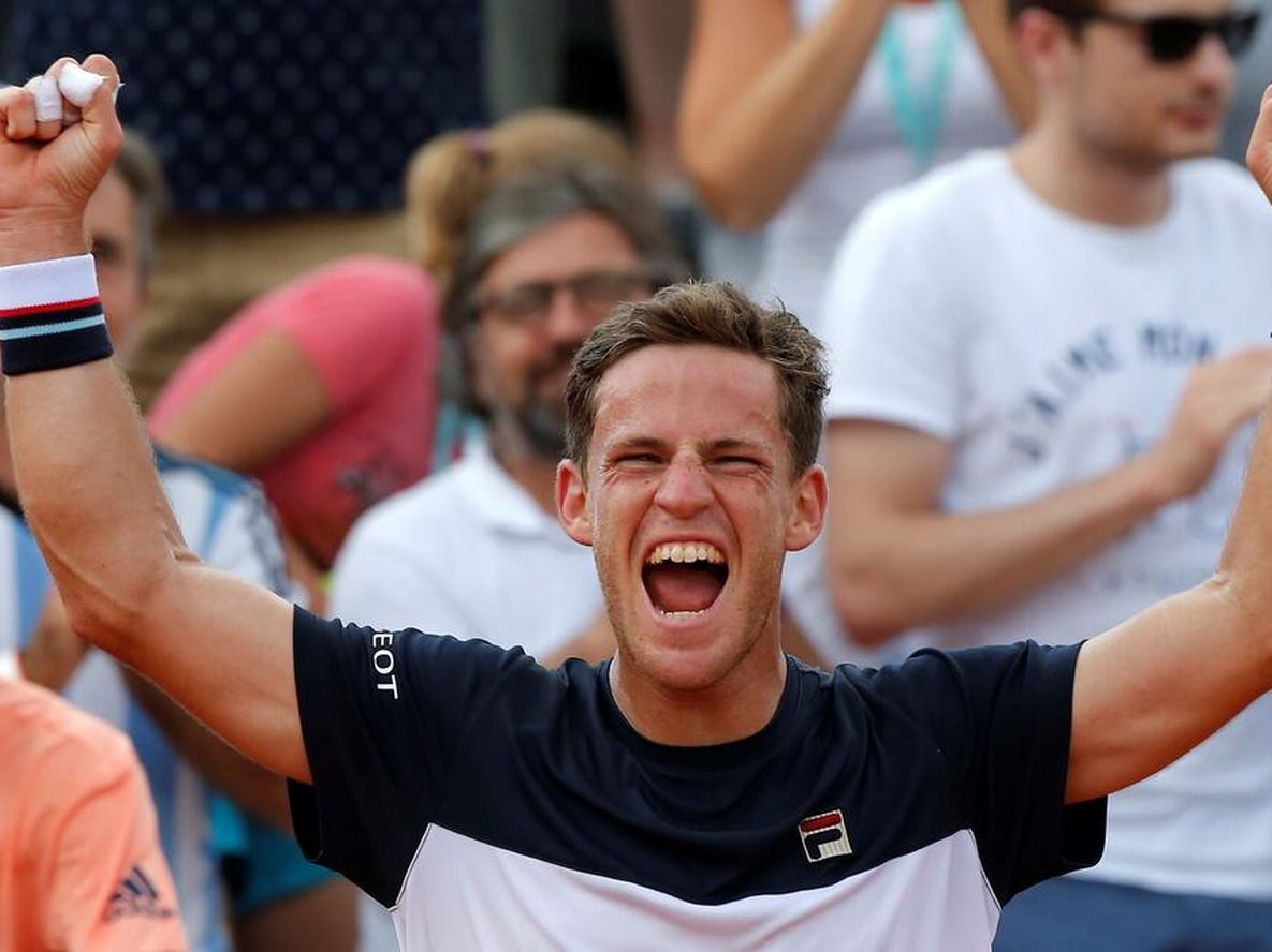 Peque Schwarztman pasó a octavos en Roland Garros tras eliminar a Coric