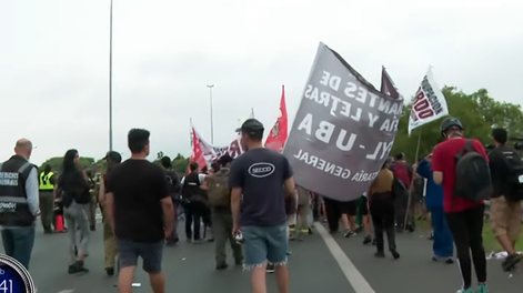 Trabajadores de Fate cortaron Panamericana y liberaron un carril tras el pedido de Gendarmería.