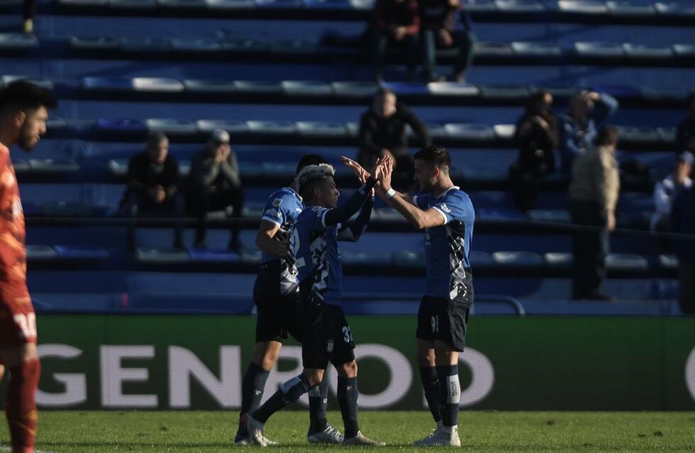 Velez derrotó sobre el final del partido a Talleres de Córdoba por 2-1 por la Liga Profesional. / Gentileza.