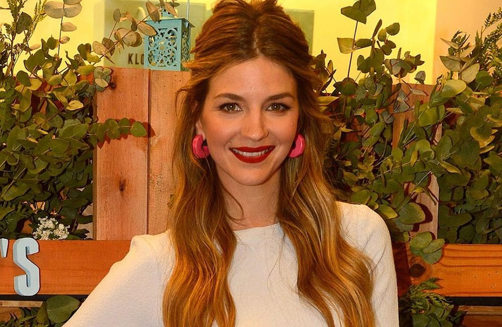 Marcela Kloosterboer enamoró al mostrarse con su look preferido de cuarentena: polera y borcegos