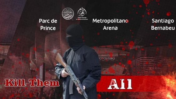 Alarma en Europa por amenazas de Estado Islámico de atacar durante los partidos de la Champions League. En la imagen, un miliciano con una pantalla de fondo donde se leen los nombres de los estadios y debajo, en rojo, la leyenda Mátenlos a todos.