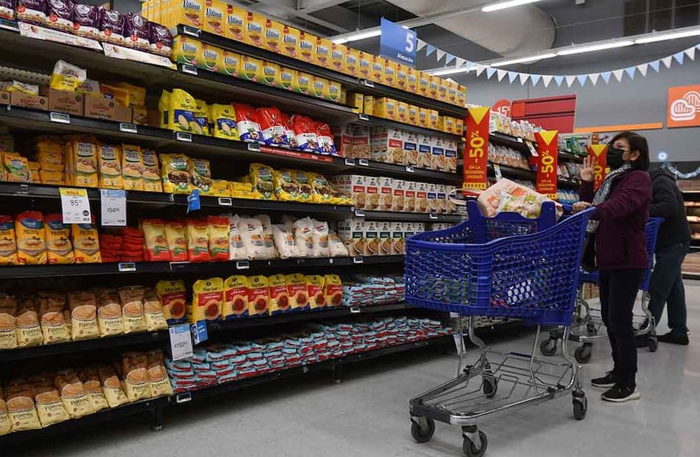 La medición del experto estadounidense toma la inflación en dólares según cambio paralelo y tiene en cuenta más productos. (Foto:José Gutierrez / Los Andes).