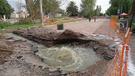 El colapso del colector cloacal que afectó a tres distritos en Guaymallén.