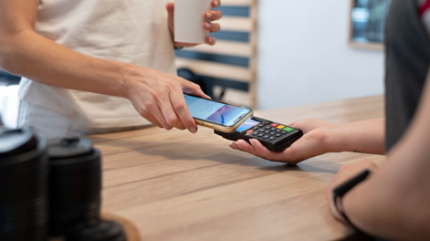 Cada vez más empresas ofrecen su billetera virtual: cuál es la razón y qué beneficios tiene