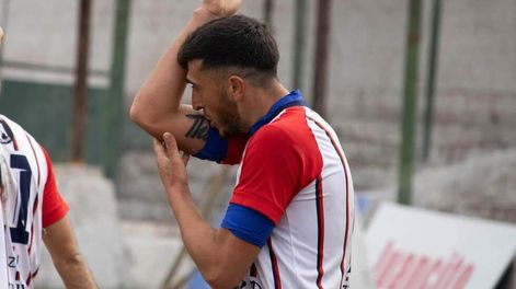 Los Andes | El Flaco Baldaccini, uno de los goleadores del Matador, volvió a decir presente en la red adversaria y Talleres sueña con el Federal. Gentileza.