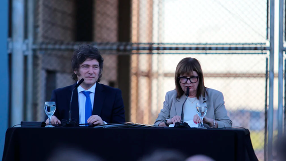 Javier Milei junto a Patricia Bullrich, actual senadora de LLA