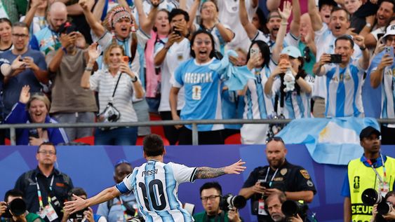 Argelia presentó una queja ante la FIFA contra el arbitraje del partido ante Argentina en el debut.&nbsp; &nbsp;
