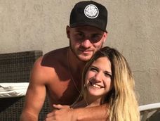Alexis Mac Allister junto a Ailén Cova.