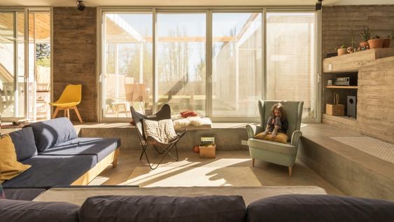 La tendencia de habitar una casa que aún no está terminada