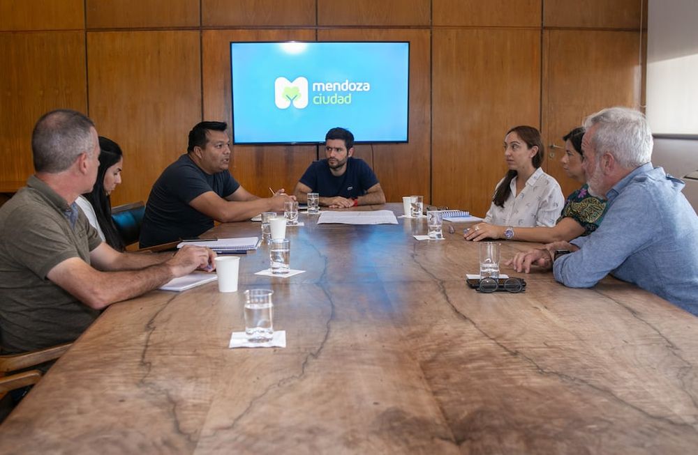 La Ciudad, el gobierno provincial y Aysam se reunieron por las obras viales en Capital