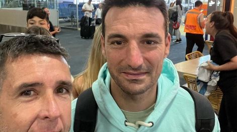 No tenés idea lo que te admiro. Gracias por tanto, le escribió el Pato Silva a Lionel Scaloni al cruzárselo en Ezeiza. (@patosilvasport)