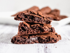 como hacer unas suaves y deliciosas galletitas de brownie, con muy pocos ingredientes, para acompanar el mate