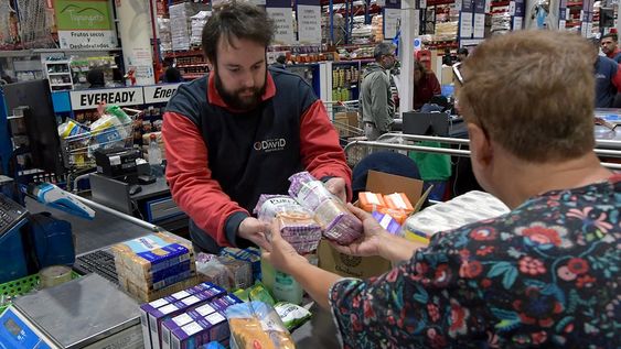 El Gobierno adelantó que la inflación seguirá en dos dígitos los próximos meses pero mantienen el optimismo. / Foto: Orlando Pelichotti / Los Andes