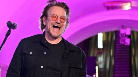 Los Andes | Los músico de U2 se presentaron en el metro de Kiev. Gentileza.