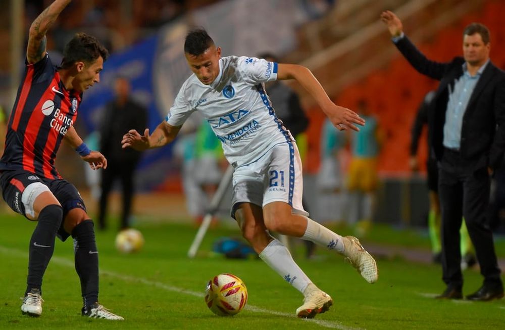 El Turco Angileri da que hablar en la Superliga
