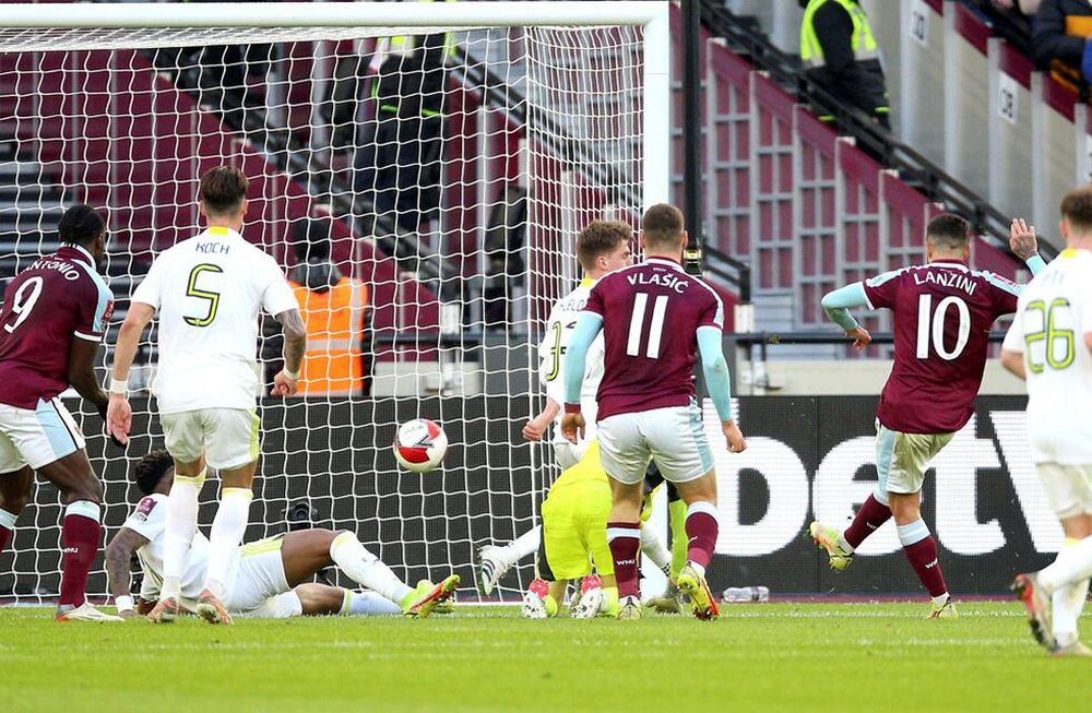 Lanzini marcó uno de los goles en la victoria del West Ham (Foto: AP).
