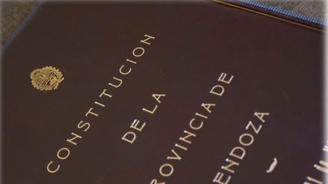 Mendoza necesita una Constitución innovadora  - Por Laura Montero