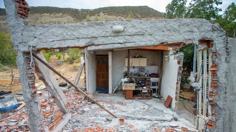 Declaran la emergencia geológica y urbanística en Comodoro Rivadavia tras el desplazamiento del cerro Hermitte.