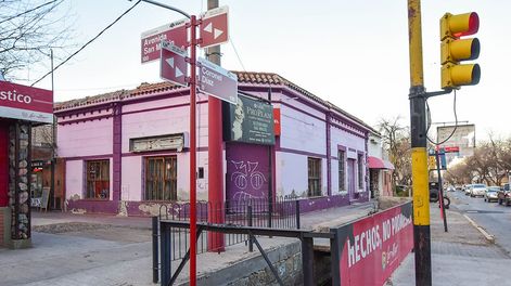 Los Andes | Chimba es una de las dos acequias del canal Tajamar, nace en el canal Cacique Guaymallén, a la altura del club Godoy CruzFoto: Mariana Villa/ Los Andes