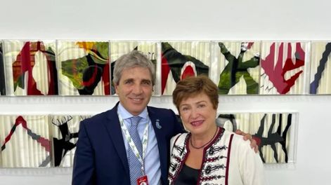 Los millones que espera ahorrar el Gobierno de Milei gracias al recorte en sobrecargos que anunció el FMI