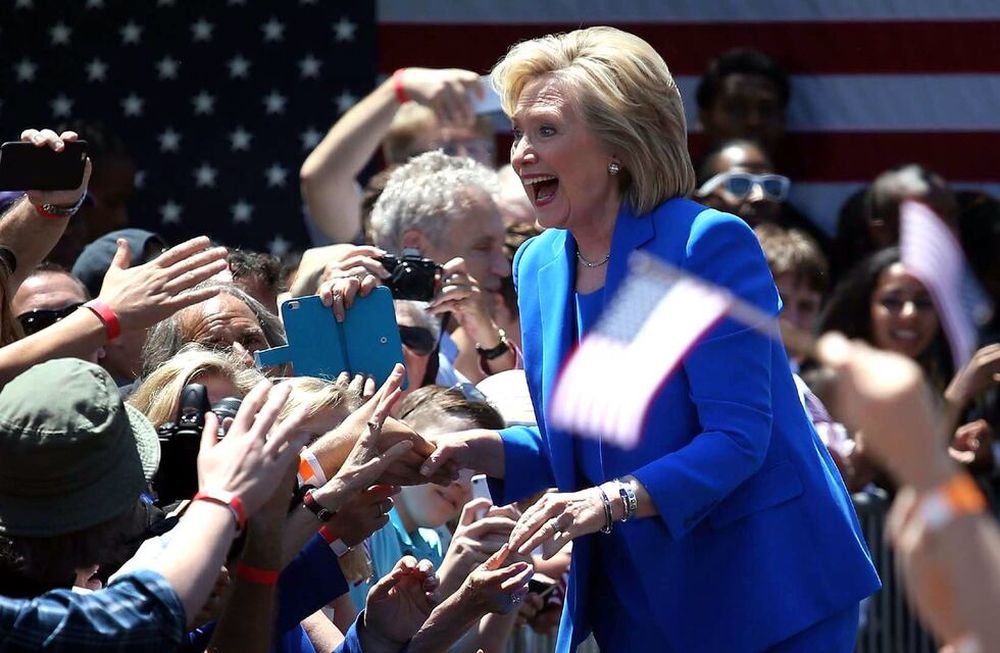 Hillary, en carrera para suceder a Obama