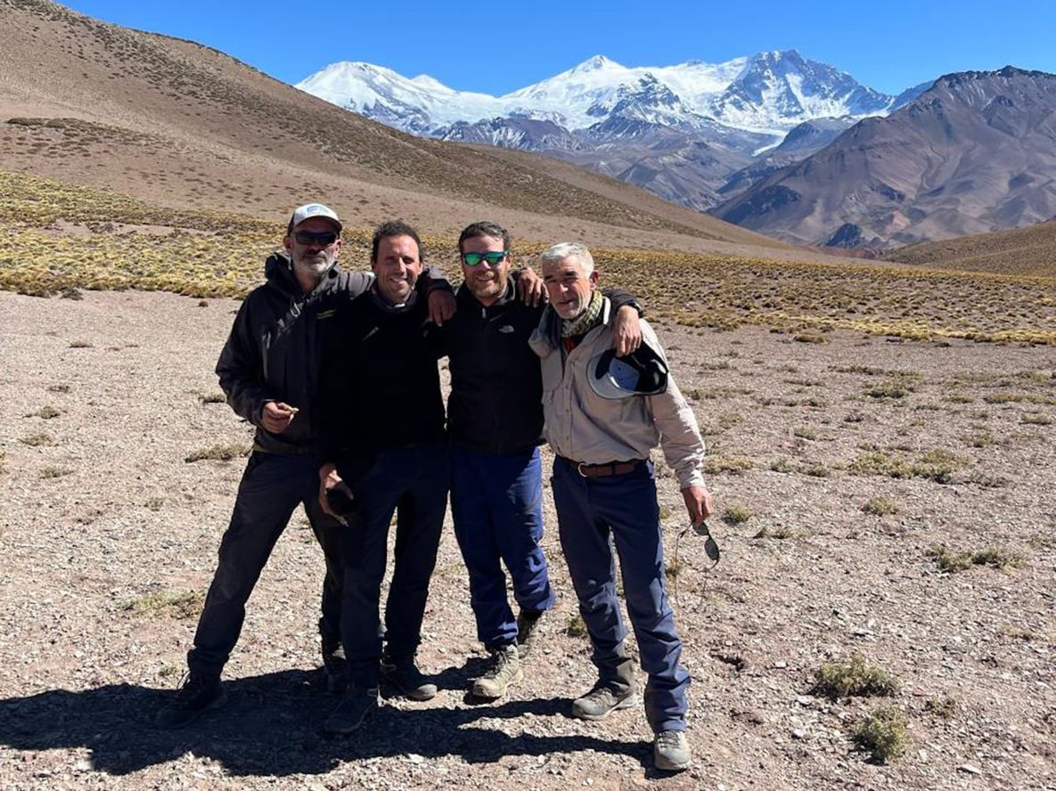 Los montañeses analógicos: Gerardo “Fierrito” Castillo, Sergio “Batata” Bongiovanni, Ricardo “Capitán Harapos” Funes y Juan Martín “El Cónsul” Schiappa.