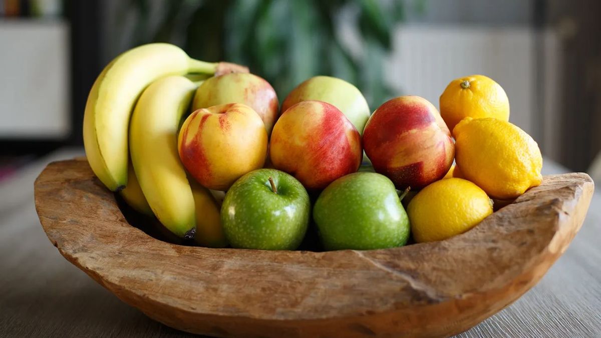 Ni en una bolsa ni en la heladera: cuál es el lugar donde deberías guardar las frutas para conservar su sabor