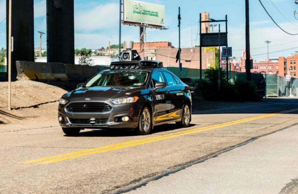 El conductor de seguridad del coche autónomo de Uber miraba la TV antes del choque mortal