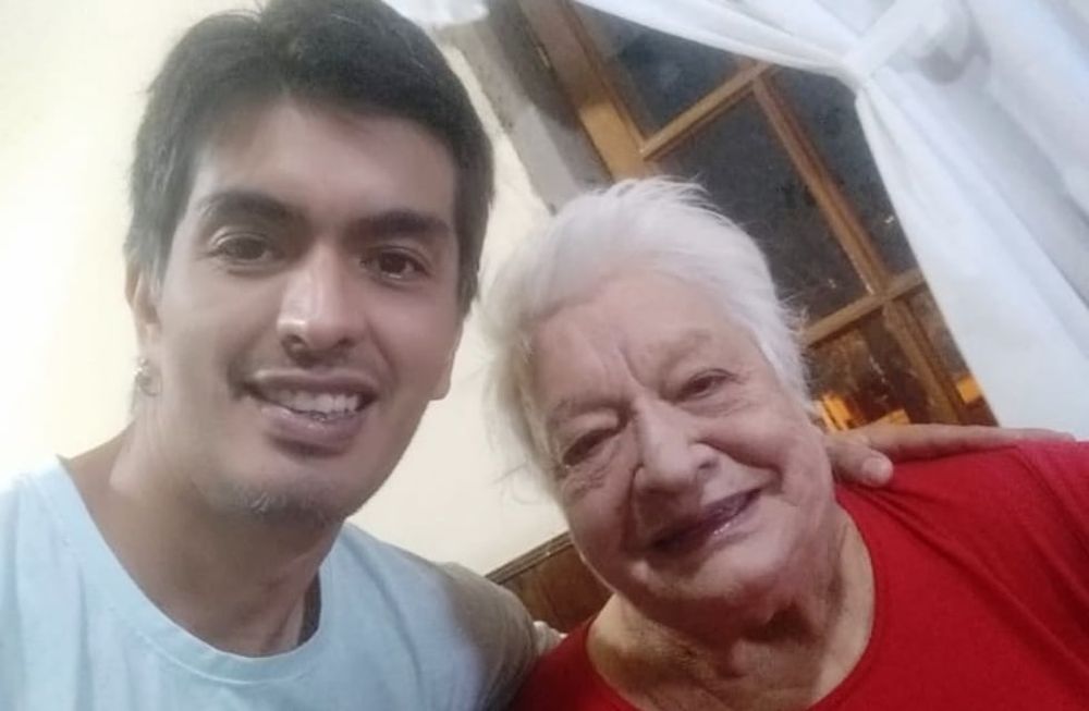 El joven busca una hija que tuvo su madre y que luego murió en un derrumbe del edificio Cóndor, en Buenos Aires.