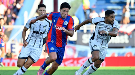 Alexis Cuello sigue siendo la figura en el Ciclón, en esta oportunidad brindó una asistencia tras una gran jugada individual y dejó solo a Gregorio Rodríguez frente al arco y, marcó el único gol del encuentro con el que San Lorenzo sumó su segunda victoria consecutiva.&nbsp;