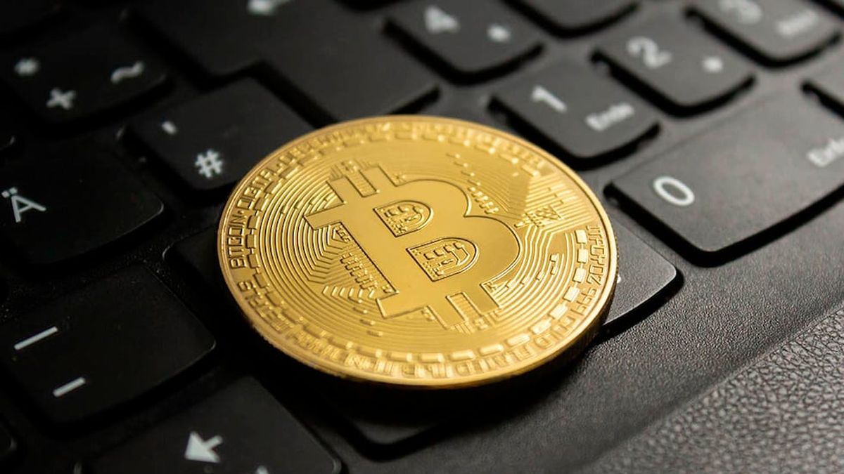 Criptomonedas: ¿Es posible conseguir bitcoins desde casa con una  computadora y sin comprarlos?
